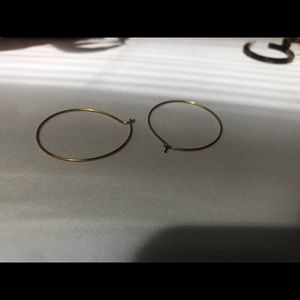 Brandy melville thin medium sized gold hoops